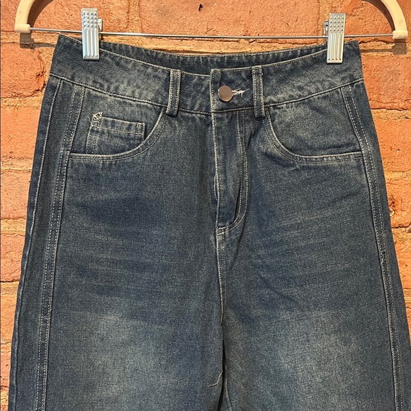 NWOT Amazon Mid-Rise Barrel Leg Jeans - Picture 4 of 8